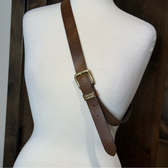 Signature by Levi Strauss brown Belt gold hardware 100% Bovine Leather 100/40 - Picture 1 of 8